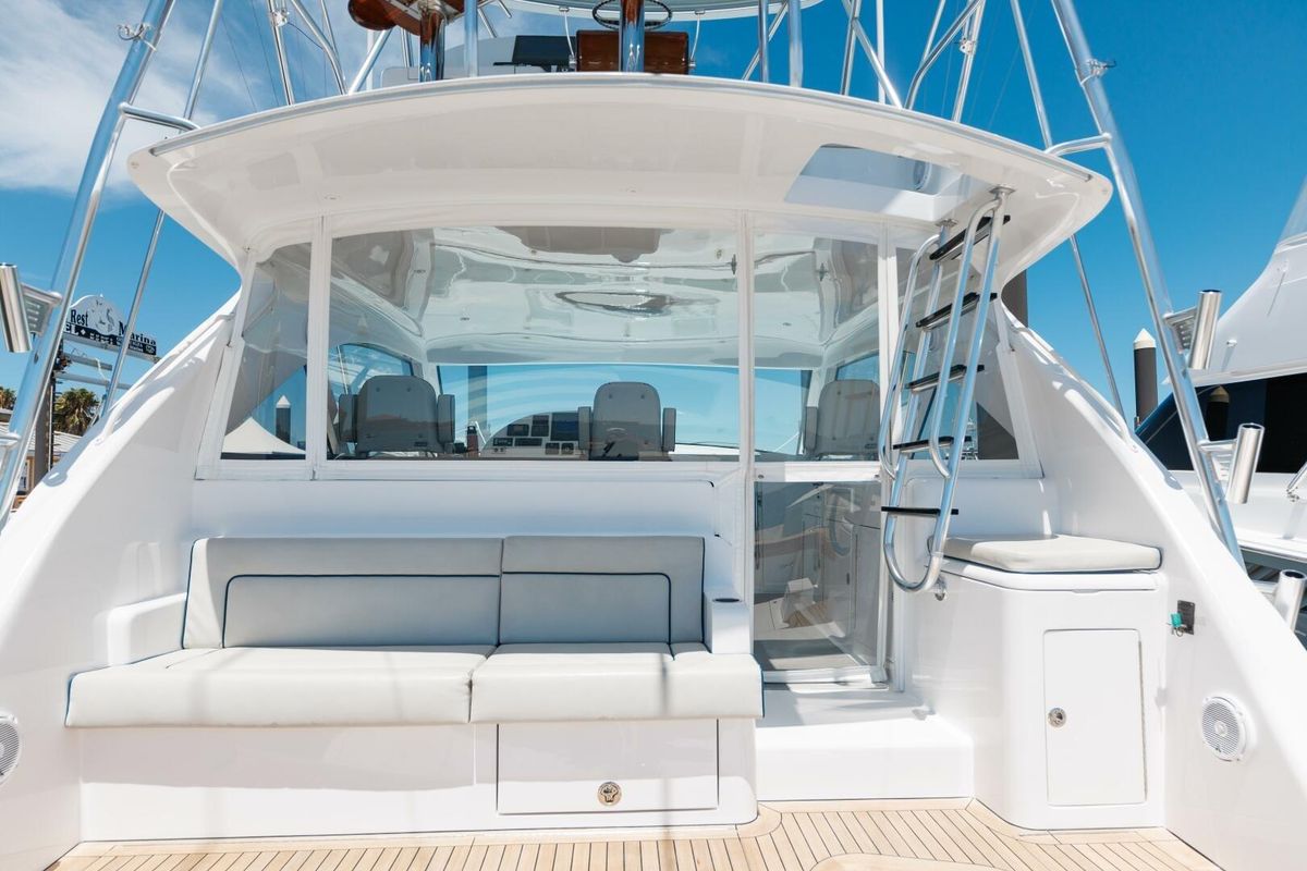 2018 Hatteras 44 