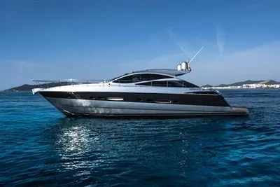 2005 Pershing 56