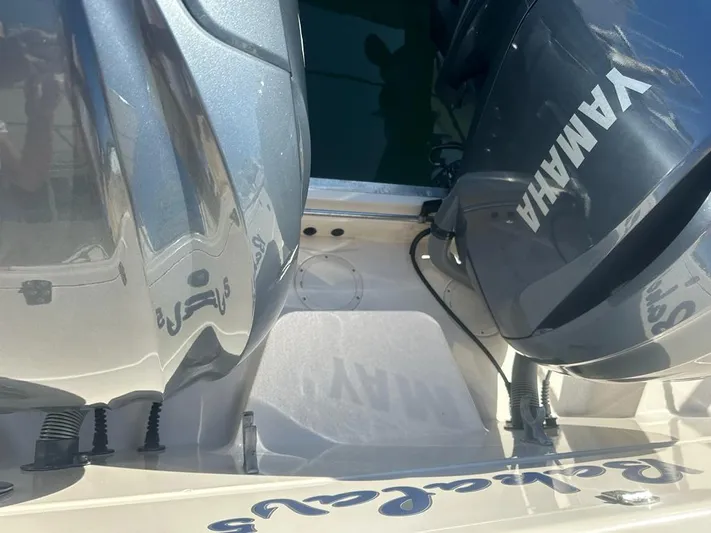  Yacht Photos Pics 2006 Grady-White Express 330 boat with Yamaha engines, close-up view.