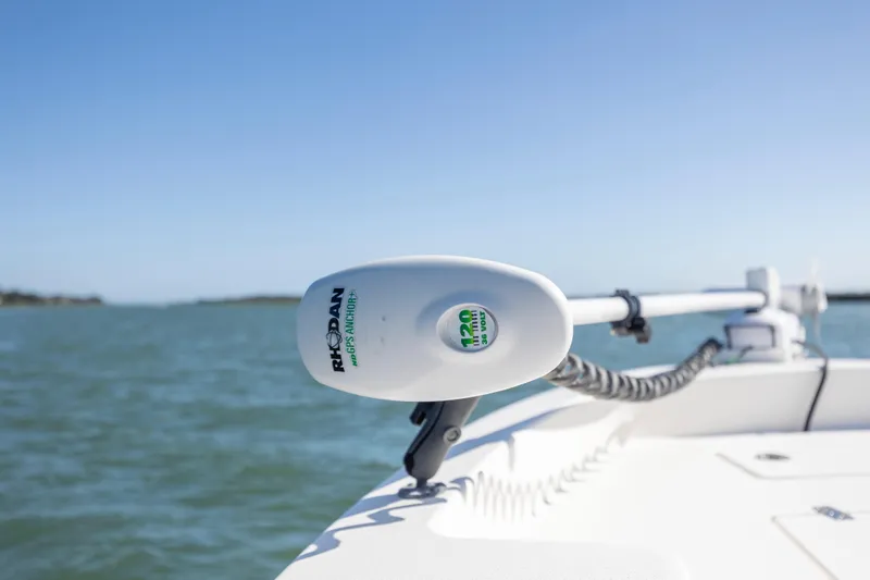  Yacht Photos Pics Rhodan GPS Anchor on 2023 Pathfinder 2700 Open boat, cruising on open water.