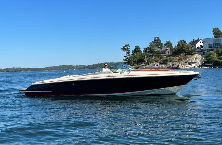2016-34-1-chris-craft-corsair-32-heritage-edition