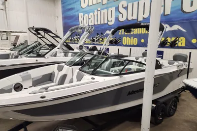 MasterCraft XT-25