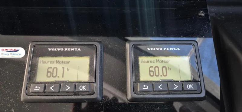 Good Spirit Yacht Photos Pics Digital engine hour meters on a 2024 Prestige 460S, displaying 60.1 and 60.0 hours.