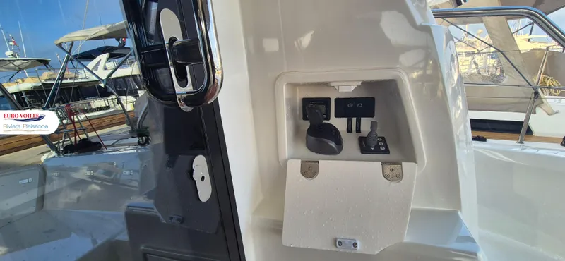 Good Spirit Yacht Photos Pics 2024 Prestige 460S yacht control panel with sleek design and modern features.