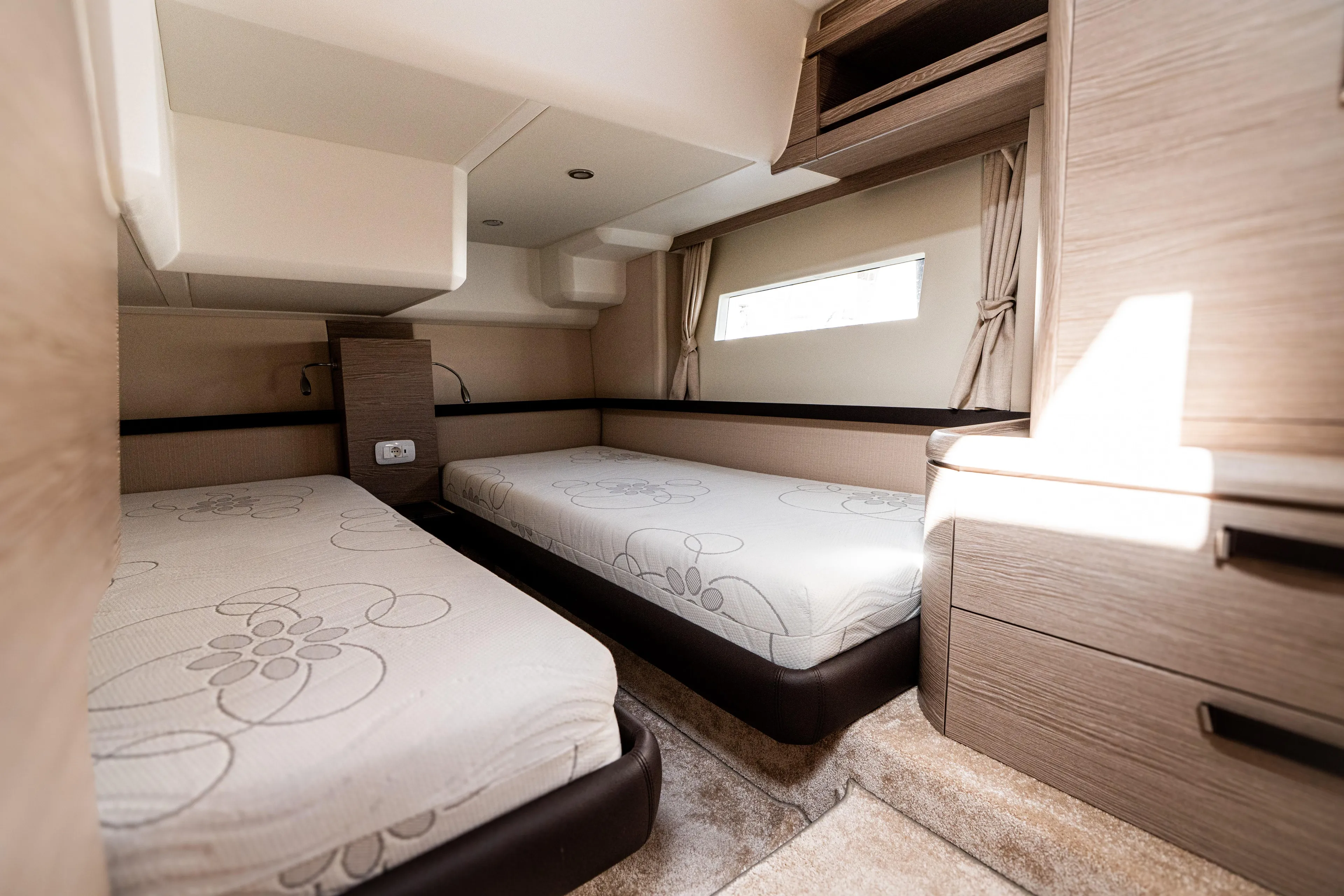 Bapur Yacht Photos Pics 