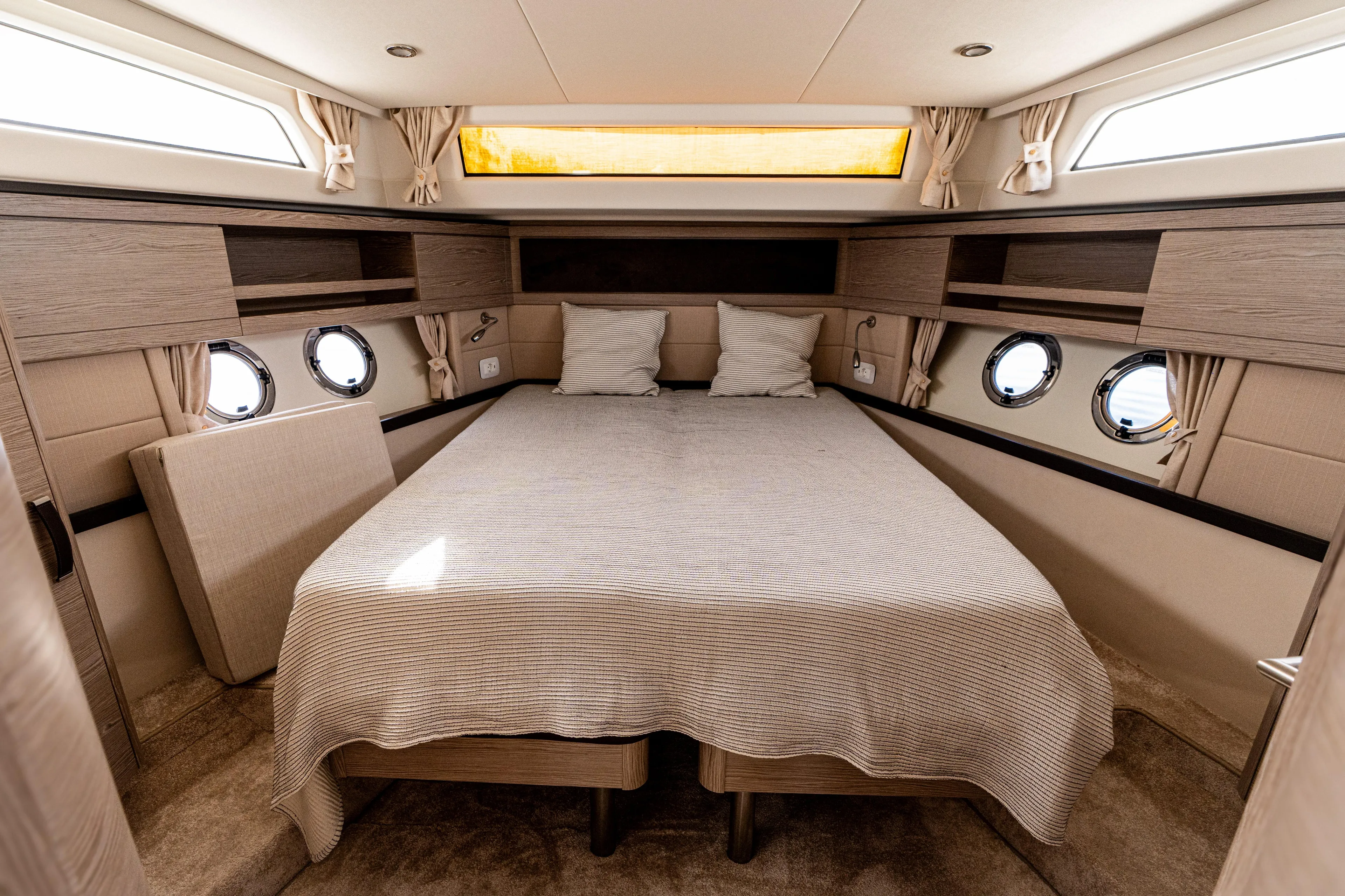 Bapur Yacht Photos Pics 