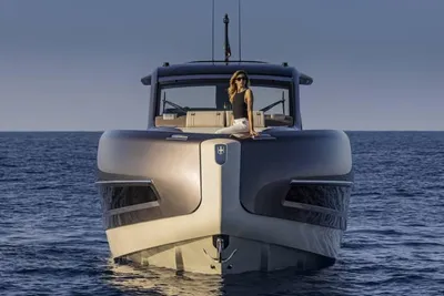 2025 Invictus TT460