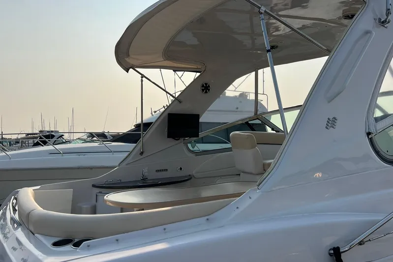  Yacht Photos Pics 2008 Four Winns 378 Vista yacht with sleek design and luxurious seating.