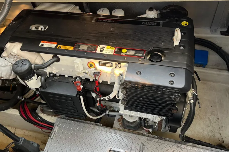  Yacht Photos Pics Engine compartment of a 2008 Four Winns 378 Vista boat, featuring a Volvo Penta engine.