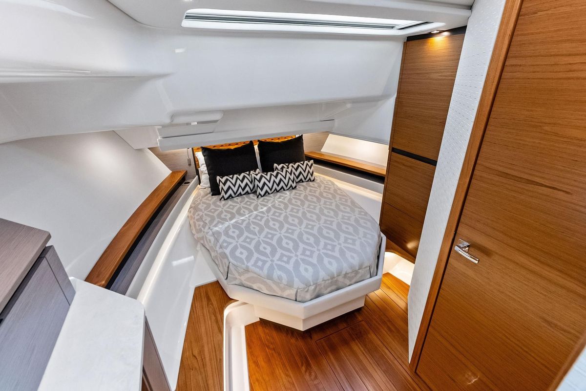 2024 Tiara Yachts 48 