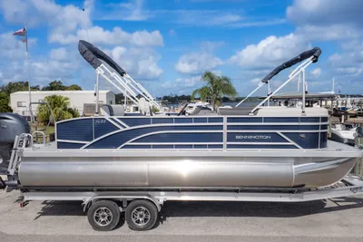 Bennington 22 SSB