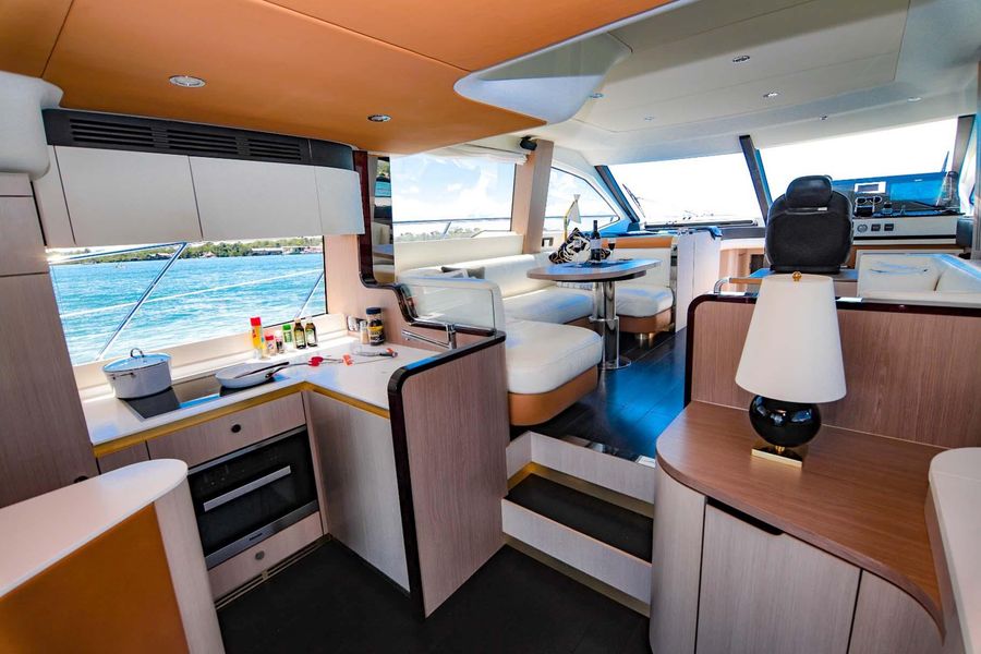 2019 Azimut Flybridge 55