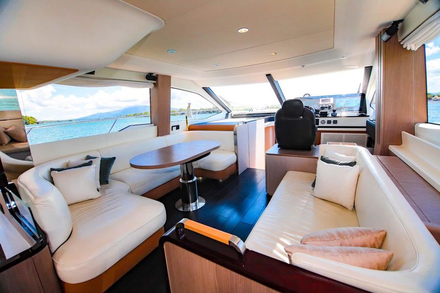 2019 Azimut Flybridge 55