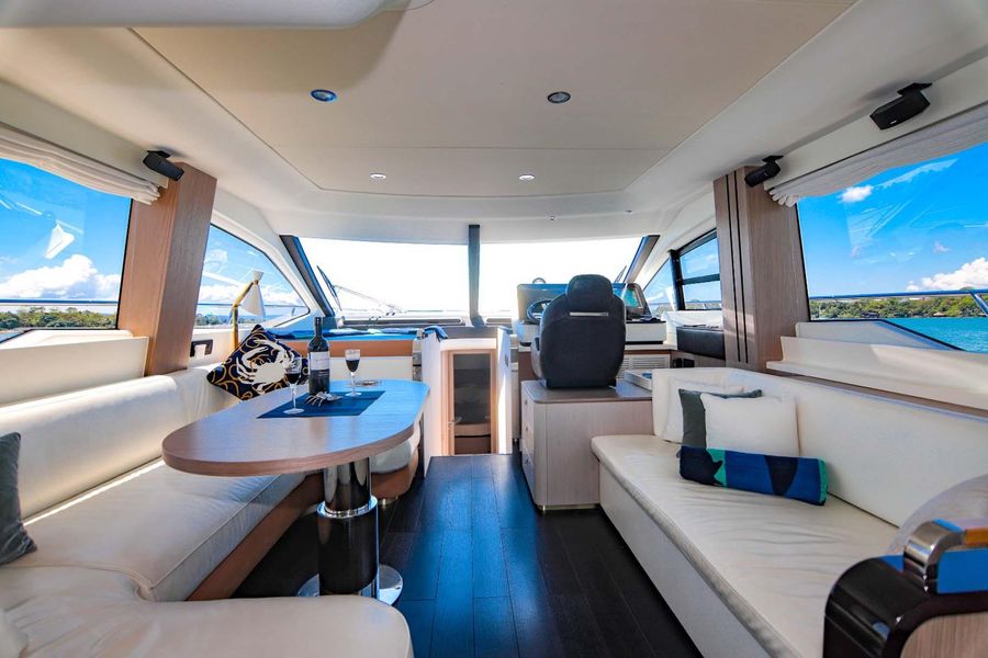 2019 Azimut Flybridge 55