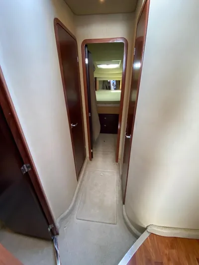  Yacht Photos Pics Interior hallway of 2005 Sea Ray 420 Sedan Bridge yacht.