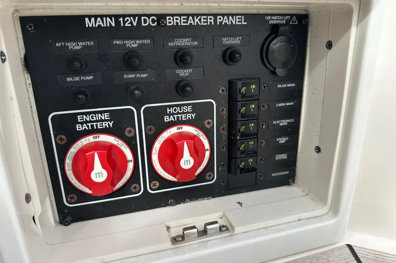  Yacht Photos Pics Main 12V DC breaker panel on 2019 Sea Ray SLX 350 Outboard boat.