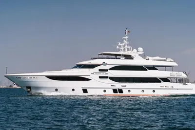 Gulf Craft Majesty 135