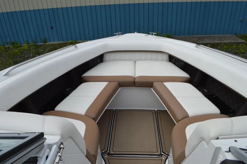 Neuve Yacht Photos Pics 