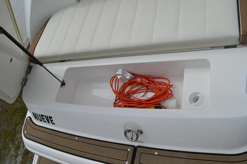 Neuve Yacht Photos Pics 