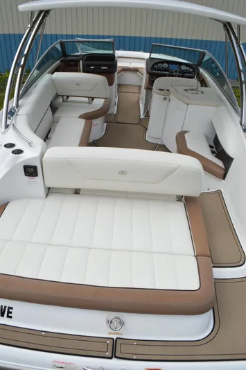 Neuve Yacht Photos Pics 