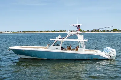 Everglades 435 Center Console