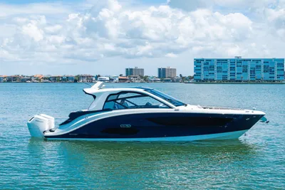 Sea Ray Sundancer 370 Outboard