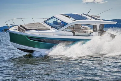 2025 Sealine C390