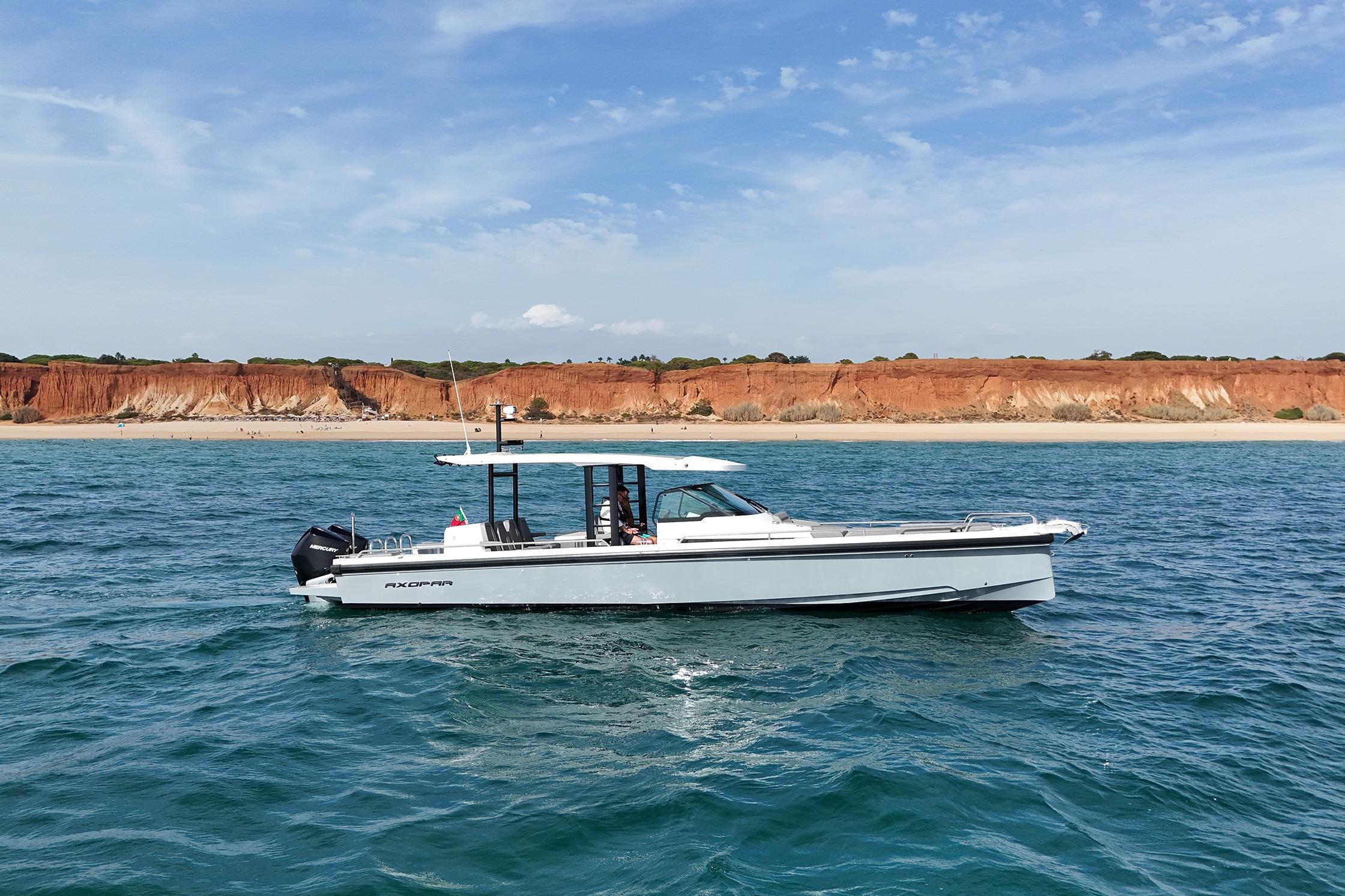 2019 Axopar 37 Sun-Top