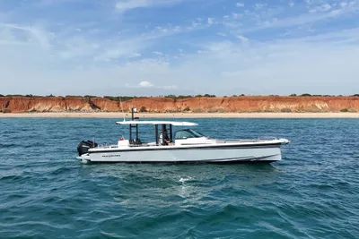 2019 Axopar 37 Sun Top
