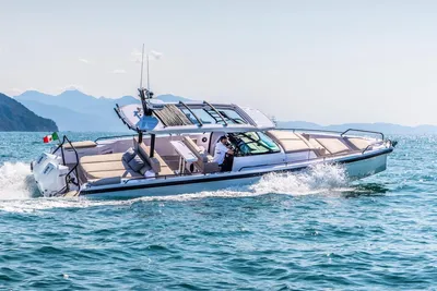 2025 Axopar 37 Sun Top