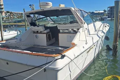 Sea Ray 390 Express Cruiser