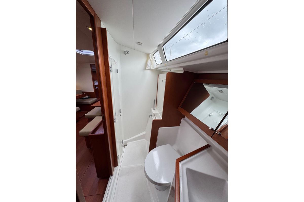2017 Beneteau 45