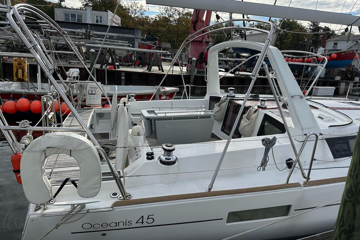 2017 Beneteau 45