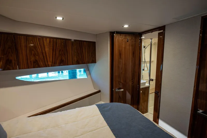 Cntrl-salt-del Yacht Photos Pics 2023 Riviera 4600 Sport Yacht - Image 47