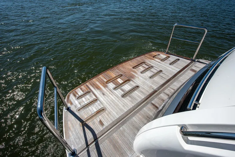 Cntrl-salt-del Yacht Photos Pics 2023 Riviera 4600 Sport Yacht - Image 21