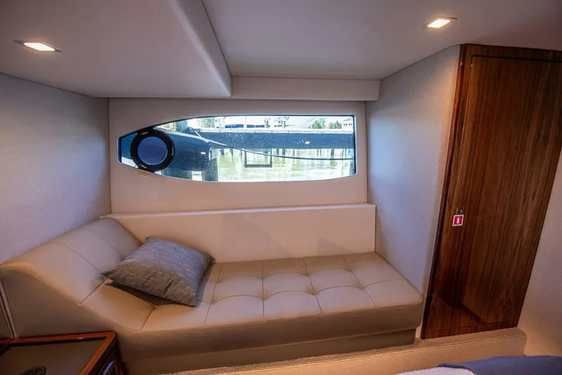 Cntrl-salt-del Yacht Photos Pics 2023 Riviera 4600 Sport Yacht - Image 61