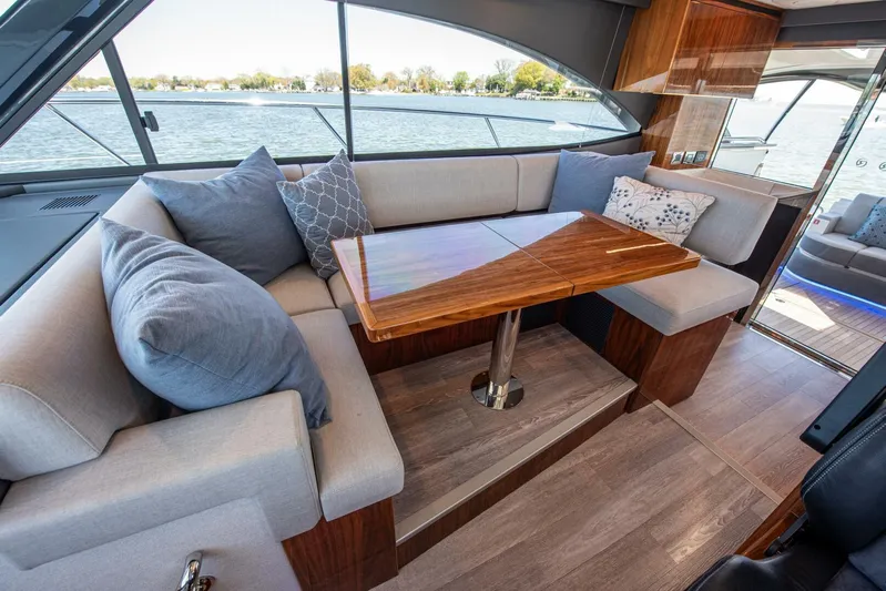 Cntrl-salt-del Yacht Photos Pics 2023 Riviera 4600 Sport Yacht - Image 39