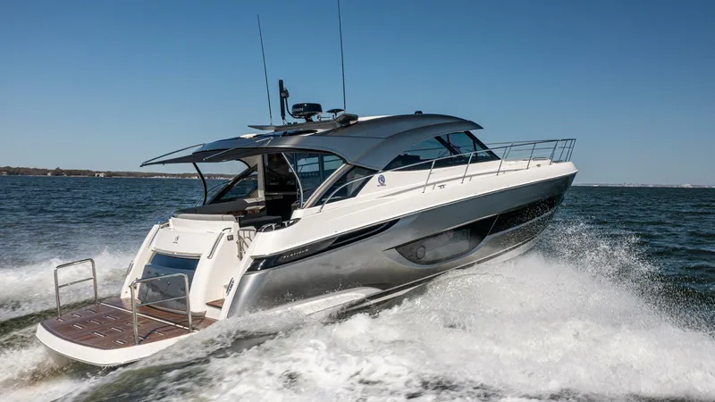 Cntrl-salt-del Yacht Photos Pics 2023 Riviera 4600 Sport Yacht - Image 13