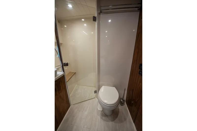 Cntrl-salt-del Yacht Photos Pics 2023 Riviera 4600 Sport Yacht - Image 51