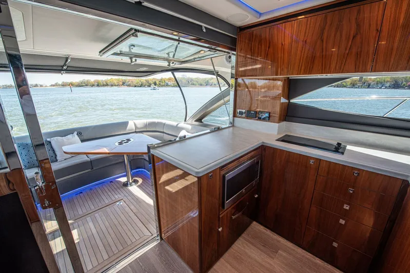 Cntrl-salt-del Yacht Photos Pics 2023 Riviera 4600 Sport Yacht - Image 34