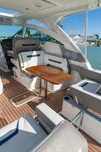  Yacht Photos Pics Interior of 2023 Tiara Yachts 34 LX with luxurious design.