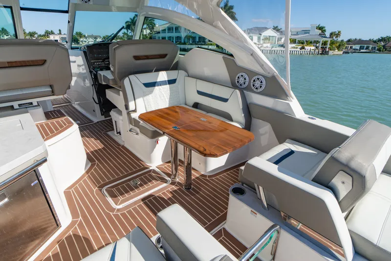  Yacht Photos Pics Interior of 2023 Tiara Yachts 34 LX with luxurious design.