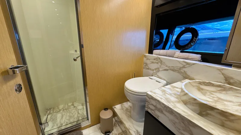 Hercules II Yacht Photos Pics Guest Head