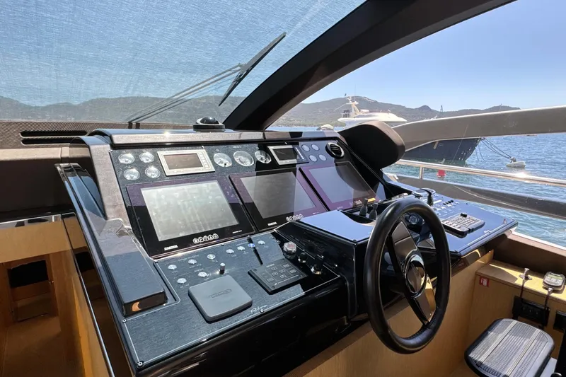 Hercules II Yacht Photos Pics Helm