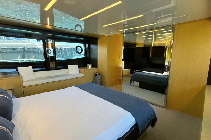 Hercules II Yacht Photos Pics Master Stateroom