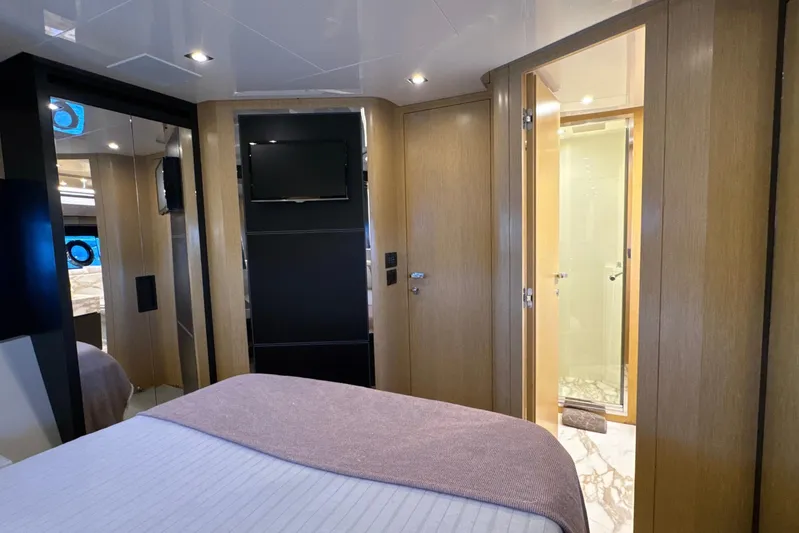 Hercules II Yacht Photos Pics Guest Stateroom