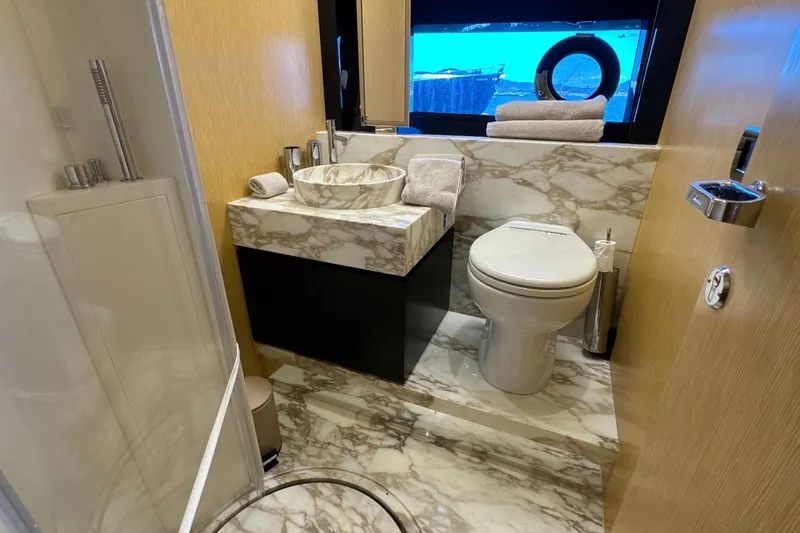 Hercules II Yacht Photos Pics Twin Head