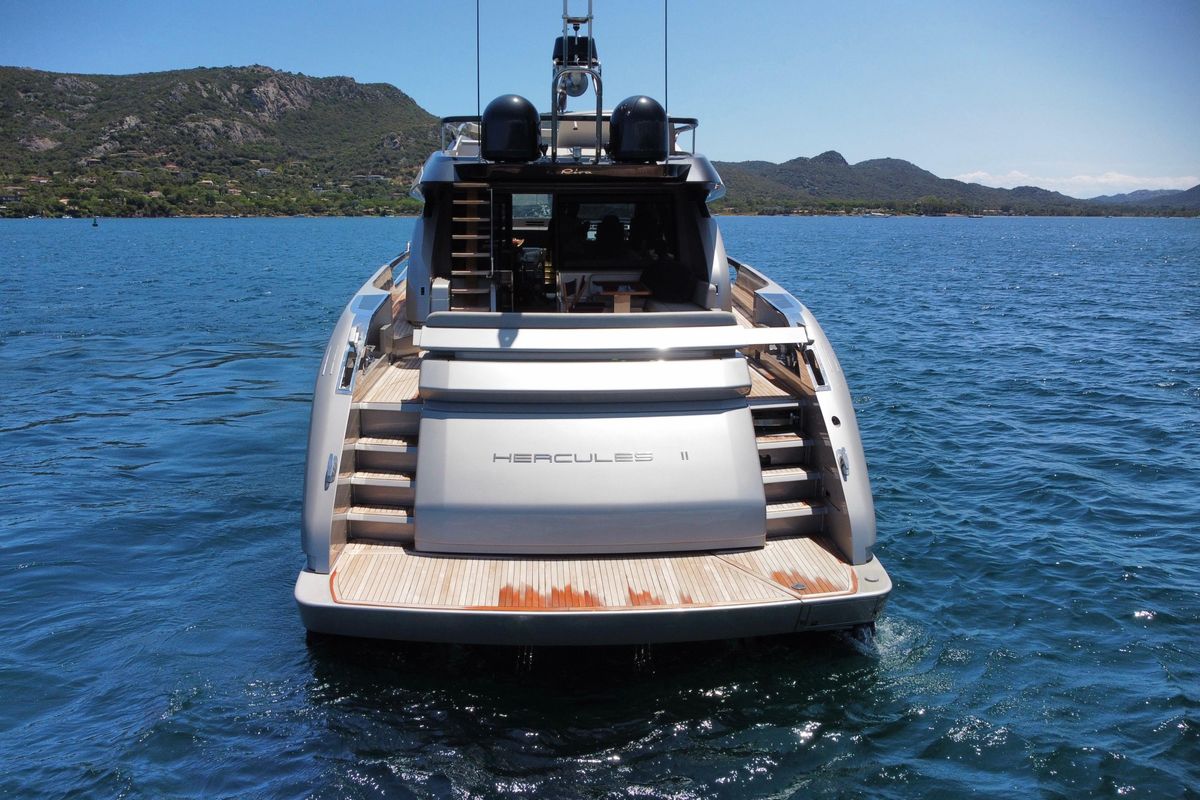 2016 Riva 74 