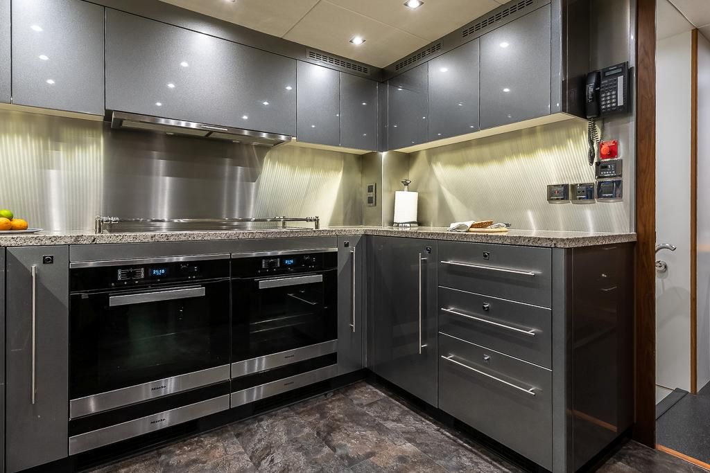 2015 Sunseeker 115 