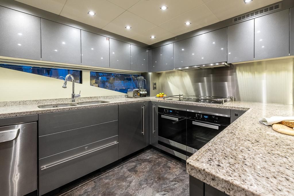 2015 Sunseeker 115 